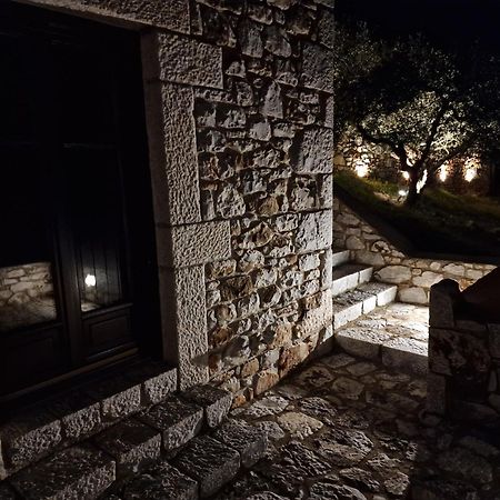Focalion Castle Luxury Suites Pírgos Dhiroú Exterior foto