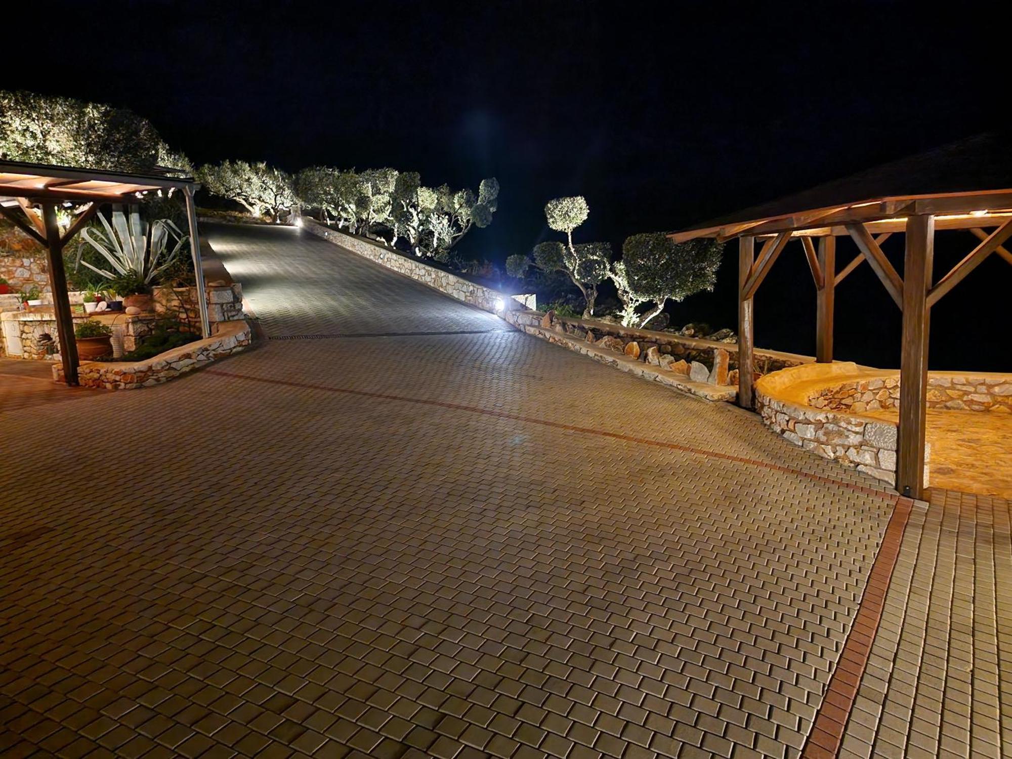 Focalion Castle Luxury Suites Pírgos Dhiroú Exterior foto