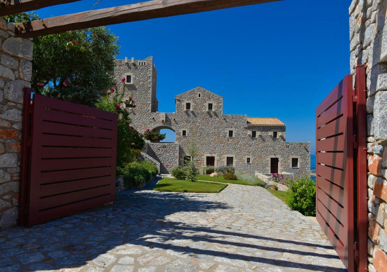 Focalion Castle Luxury Suites Pírgos Dhiroú Exterior foto