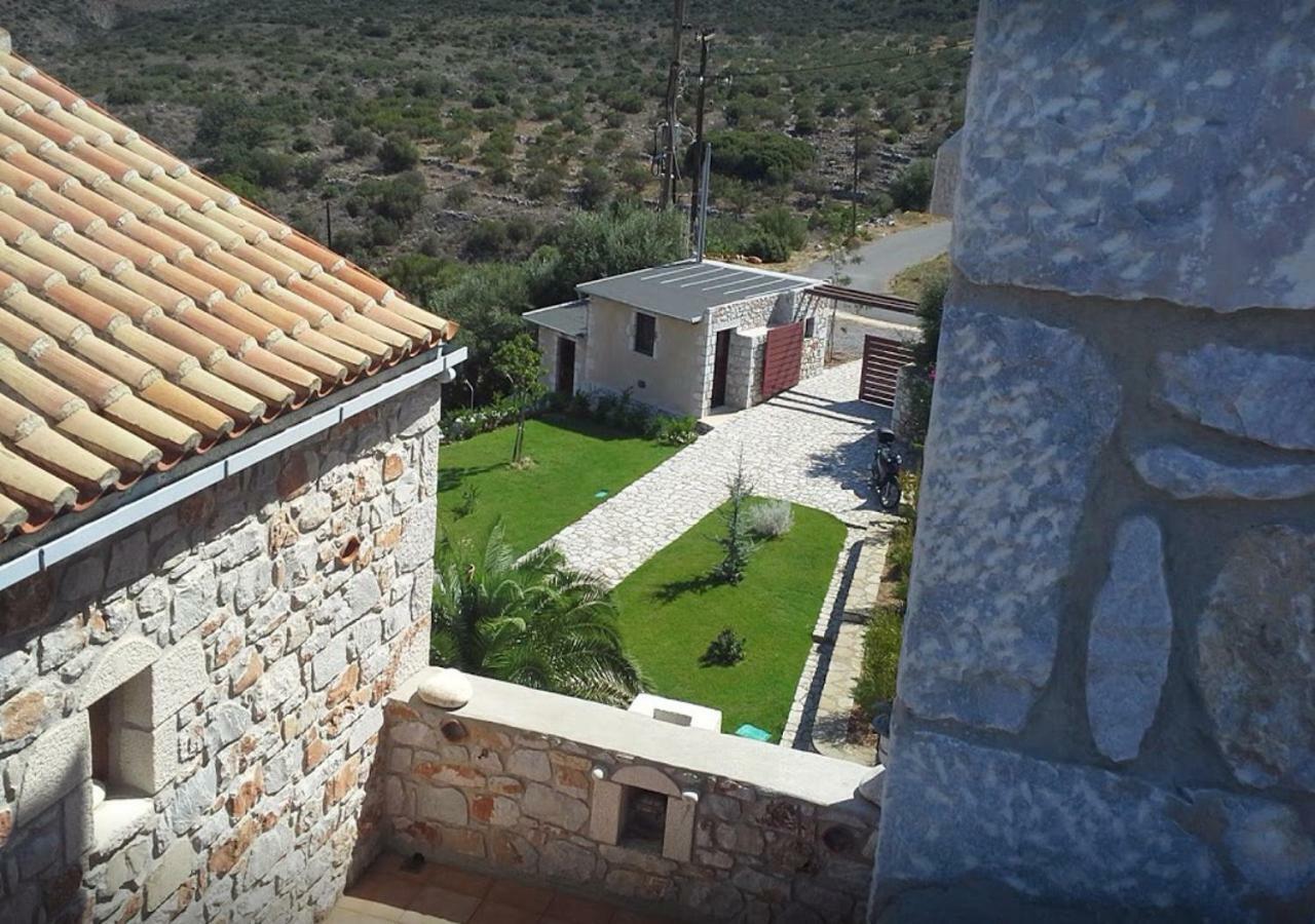 Focalion Castle Luxury Suites Pírgos Dhiroú Exterior foto