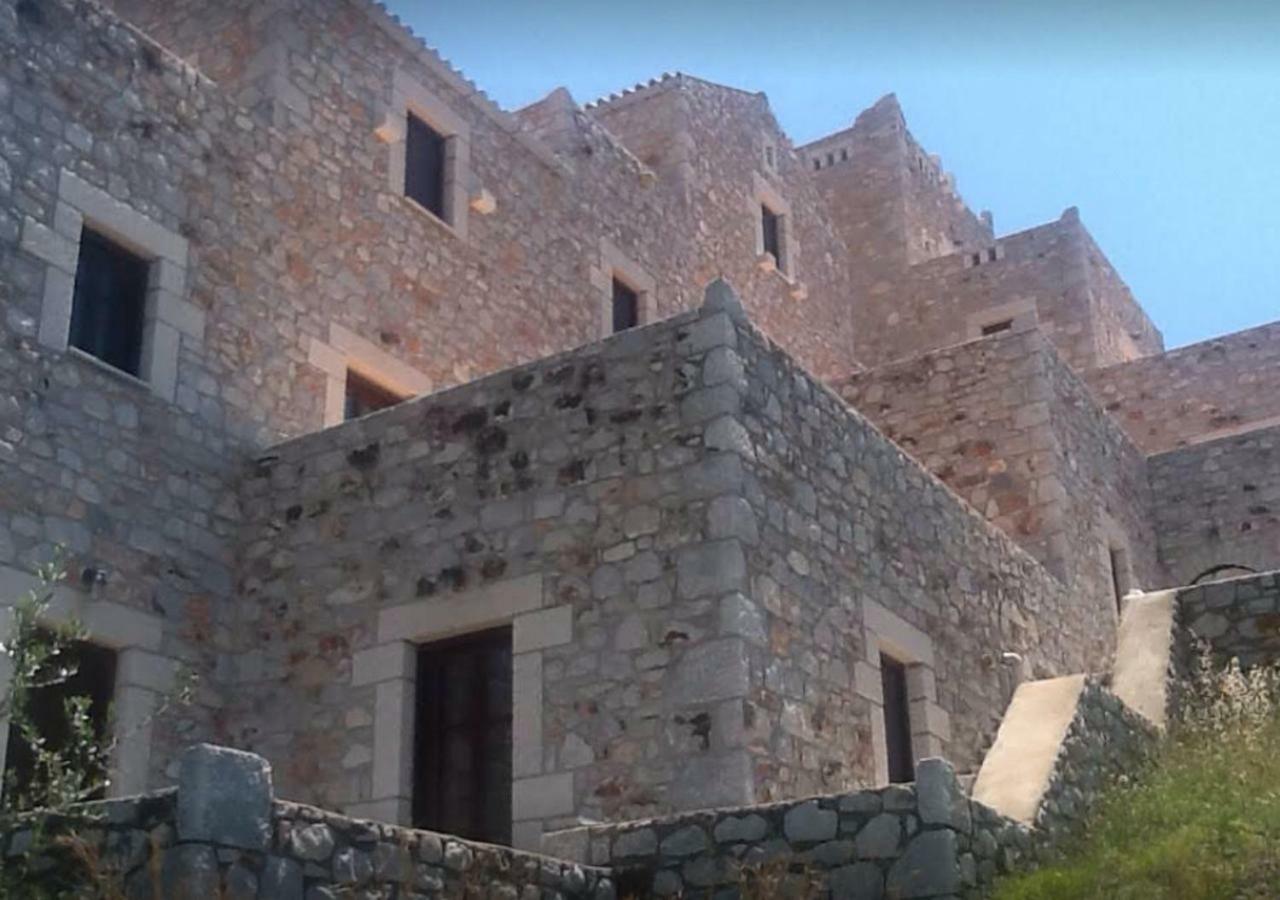 Focalion Castle Luxury Suites Pírgos Dhiroú Exterior foto