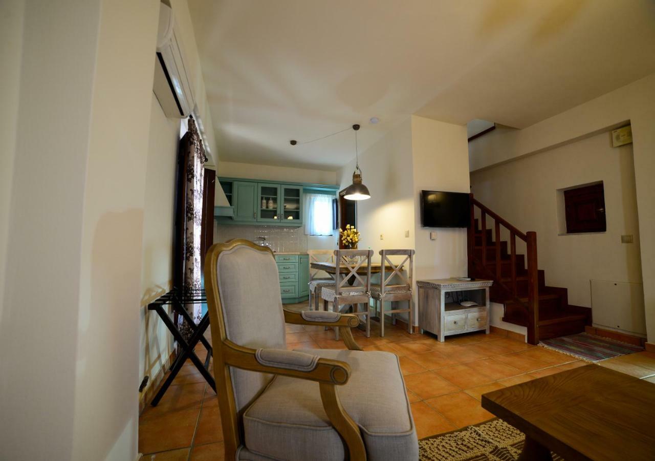 Focalion Castle Luxury Suites Pírgos Dhiroú Exterior foto