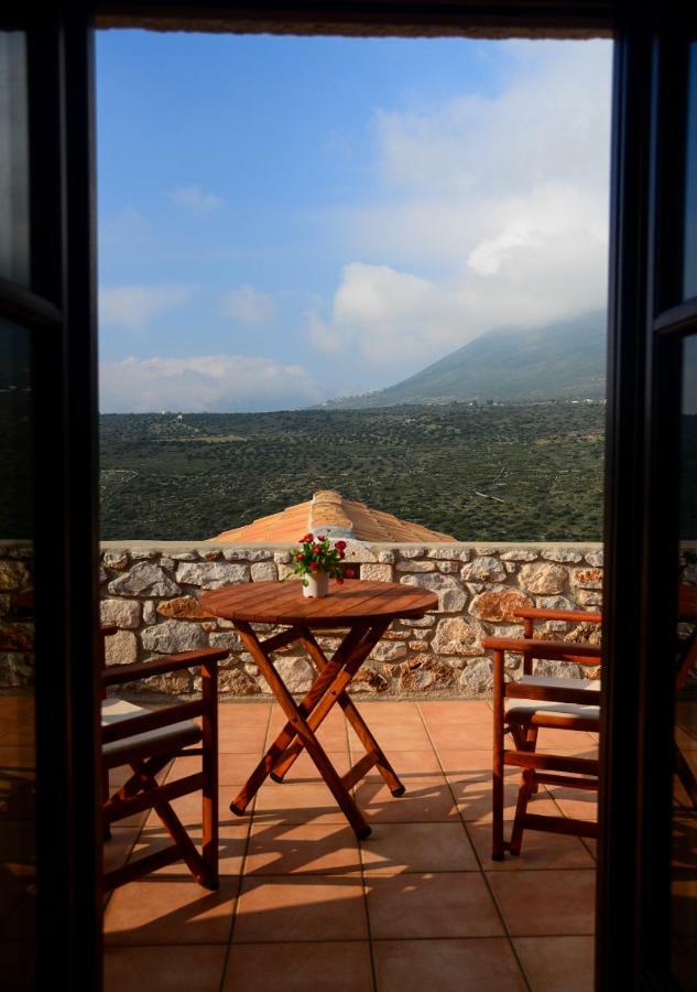 Focalion Castle Luxury Suites Pírgos Dhiroú Exterior foto