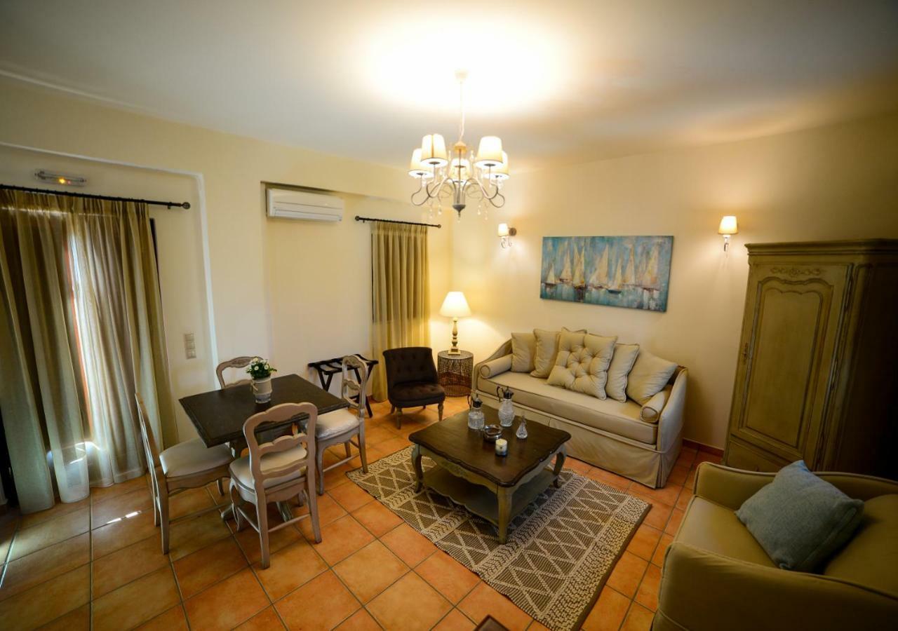 Focalion Castle Luxury Suites Pírgos Dhiroú Exterior foto