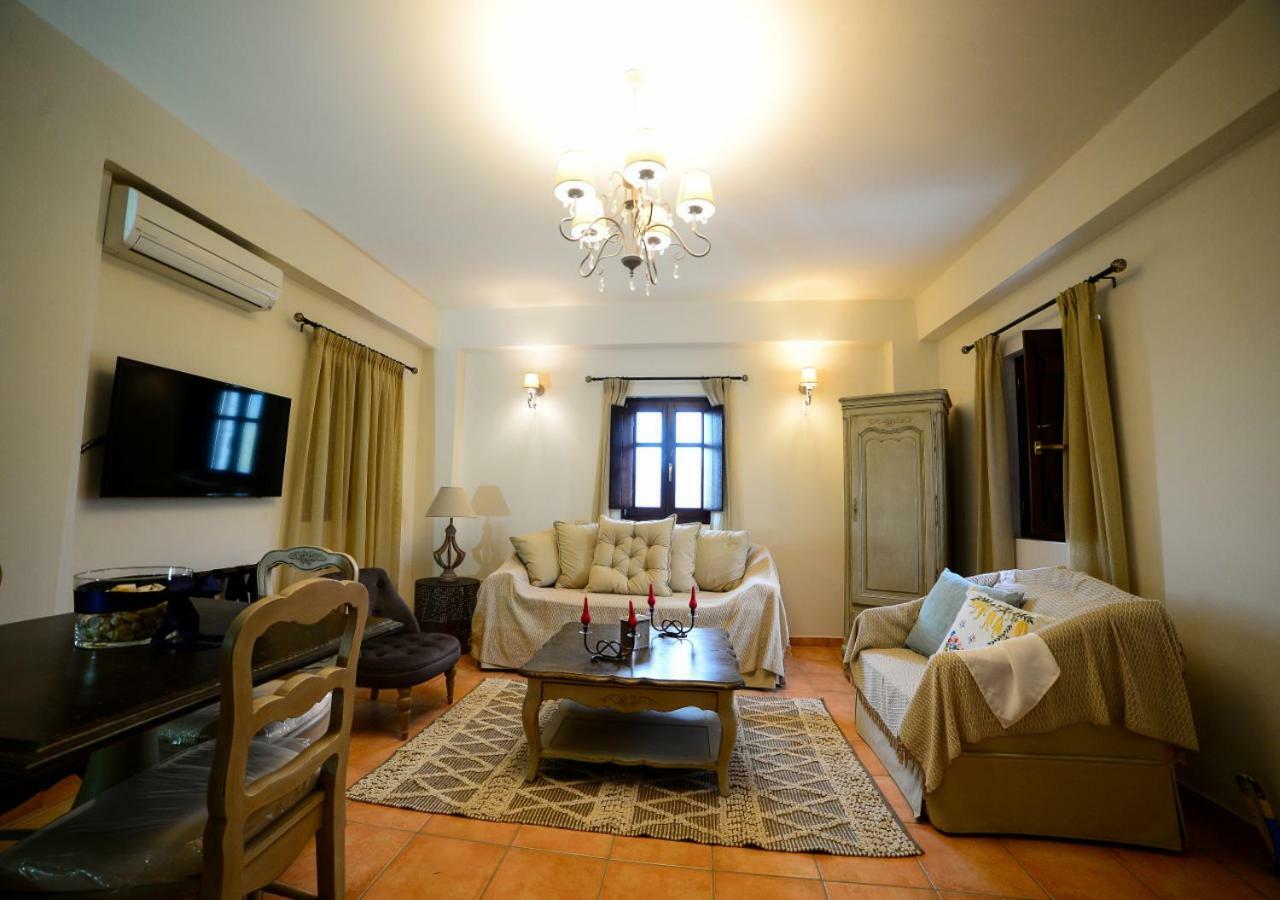 Focalion Castle Luxury Suites Pírgos Dhiroú Exterior foto