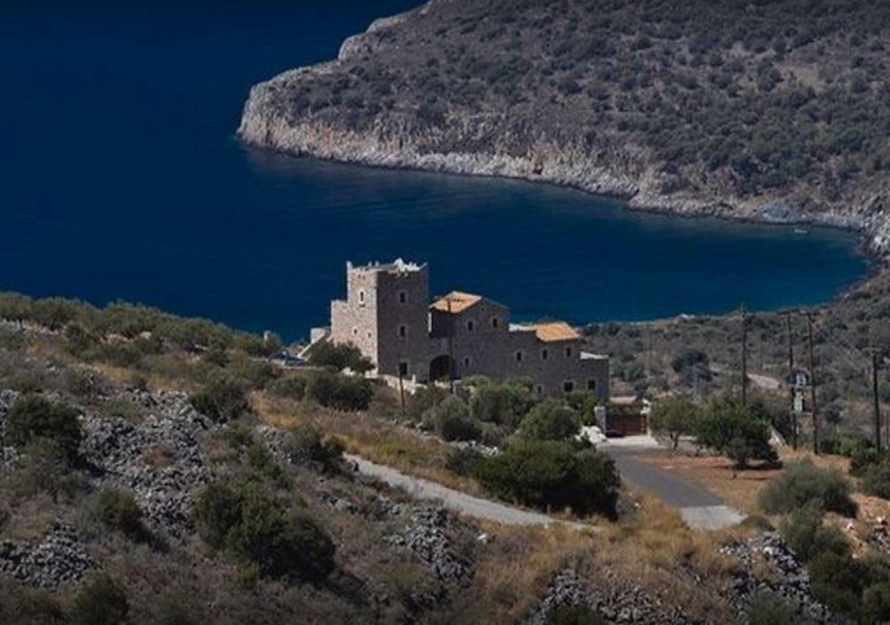 Focalion Castle Luxury Suites Pírgos Dhiroú Exterior foto